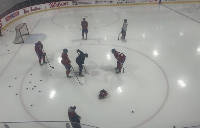 Juraj Slafkovsky entrena esta mañana como central