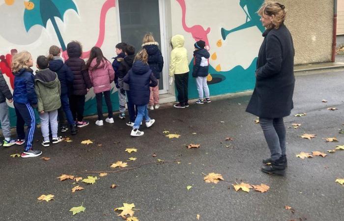 Cuidar el “rinconcito”: en esta escuela de Aude, los alumnos transformaron los baños gracias a un fresco participativo