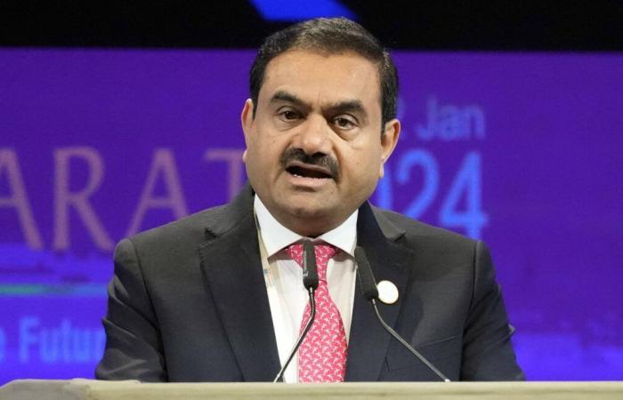 Acusado de defraudar a inversores estadounidenses, el multimillonario indio Adani es procesado en Nueva York