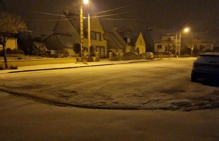 DIRECTO. Nieve, fuertes vientos, hielo… Comienza la jornada de “rock’n roll” en Bretaña. Las Côtes-d’Armor e Ille-et-Vilaine amanecen esta mañana bajo la nieve.