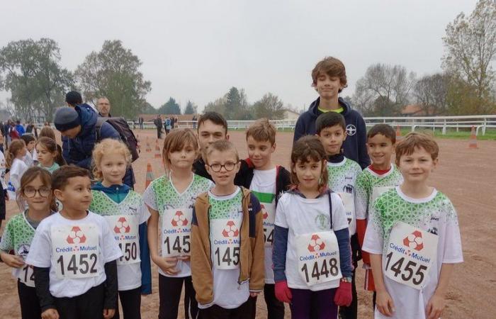 Villeneuve-sur-Lot. El primer cruce exitoso de la temporada para el atletismo