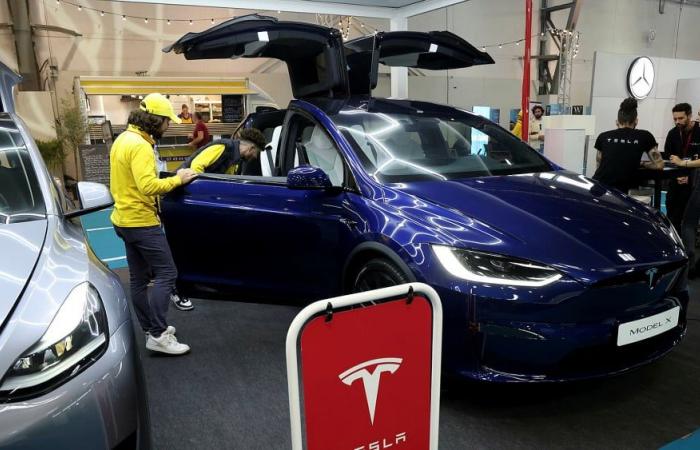 Tras un accidente mortal provocado por un taxi, Tesla está llamada a modificar su sistema de frenado de emergencia