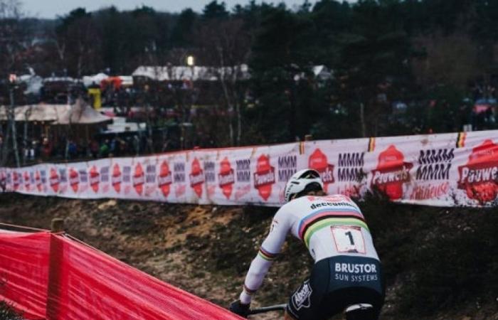 Ciclismo. Ciclocross – Van den Abeele: “Queremos involucrar más a los corredores”