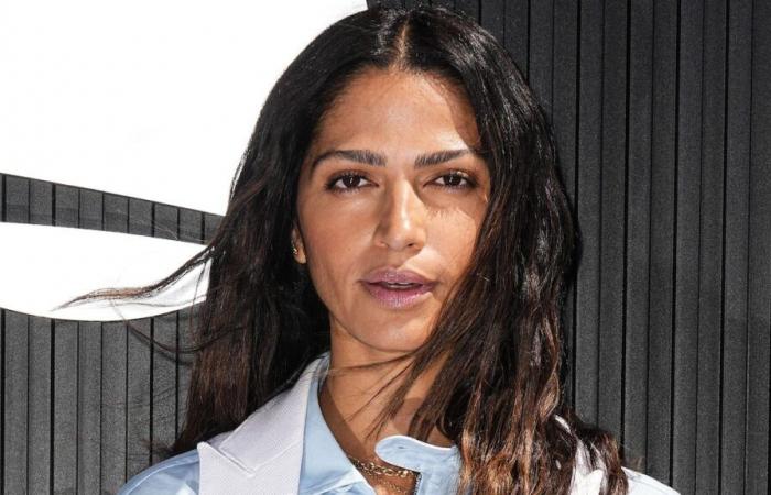 Camila Alves McConaughey se viste de Sra. Claus en el concierto de Mariah Carey