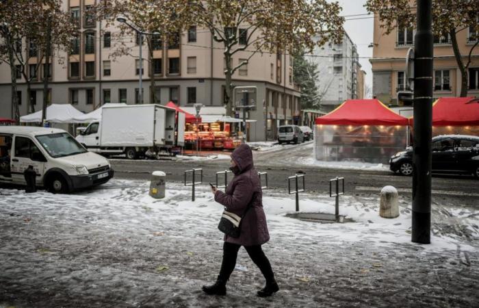 La nieve y el hielo seguirán causando perturbaciones este viernes, lo que necesitas saber