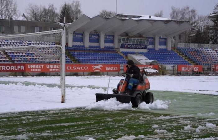 Así luce el estadio Botoşani unas horas antes del partido de la FCSB