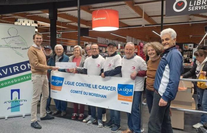 Aviron hennebontais hace una donación de 547€ a la liga contra el cáncer