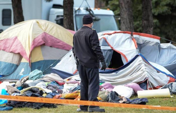 Así que imitemos a la ONU para cuidar de nuestras personas sin hogar.