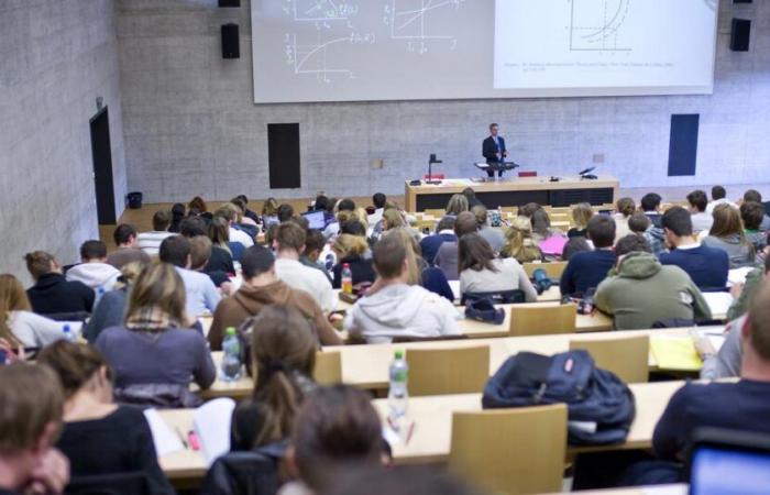 La Universidad de Friburgo deberá ahorrar varios millones al año – rts.ch