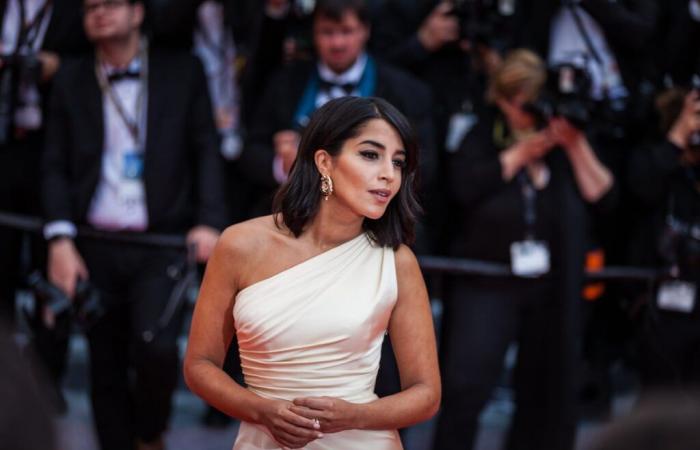 Leïla Bekhti deja al descubierto sus piernas con un traje moderno en GQ MOTY, la actriz está sublime