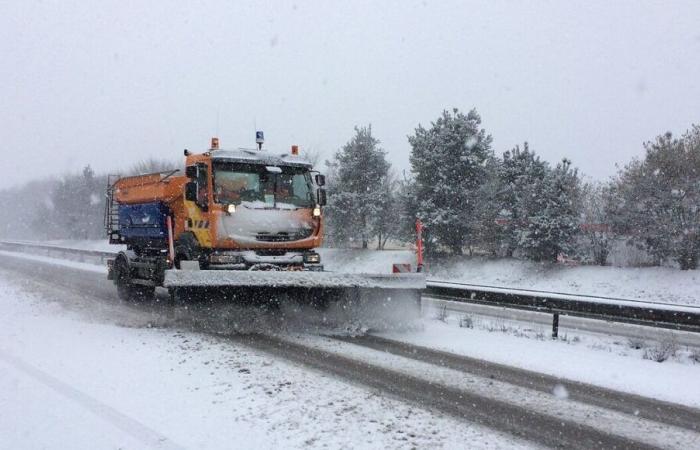 Nieve en el norte del Franco Condado: coches en zanjas y camiones arrasados