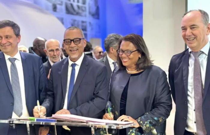 Firma de un acuerdo entre EDF Archipel Guadeloupe y la Asociación de Alcaldes de Guadalupe para reducir el tiempo necesario para conectar el territorio a la electricidad en el Congreso de los Alcaldes