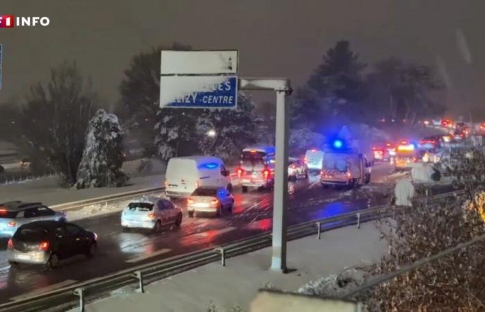 Episodio de nieve en Île-de-France: 400 km de atascos, caos en aeropuertos y estaciones de tren