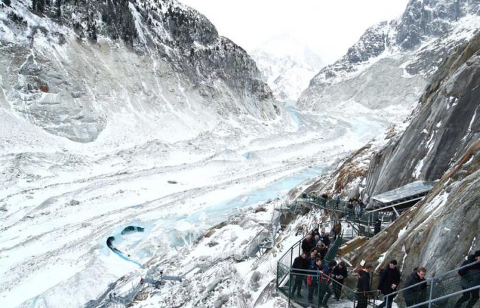 Francia: el gobierno quiere proteger los glaciares y protegerse de ellos