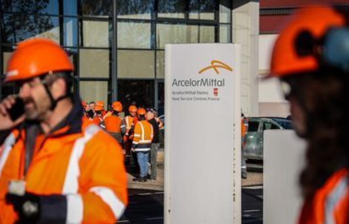 Amenazados con el cierre, los empleados de la planta de ArcelorMittal en Denain continúan su huelga al menos hasta el lunes