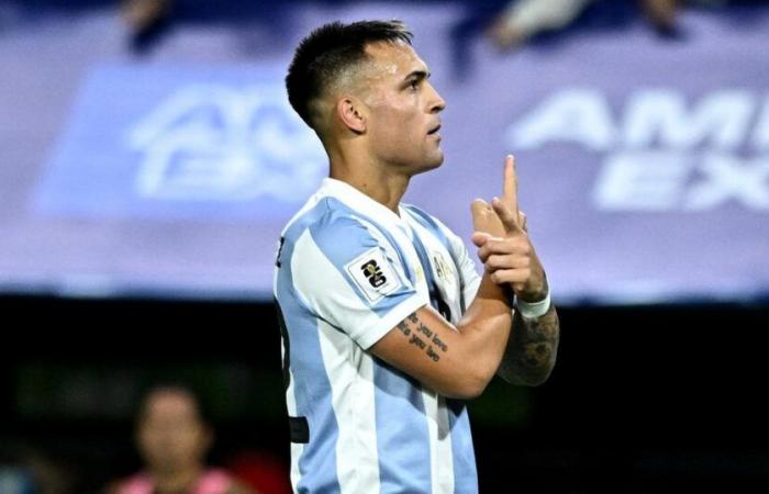 Lautaro Martínez se unió a Diego Maradona