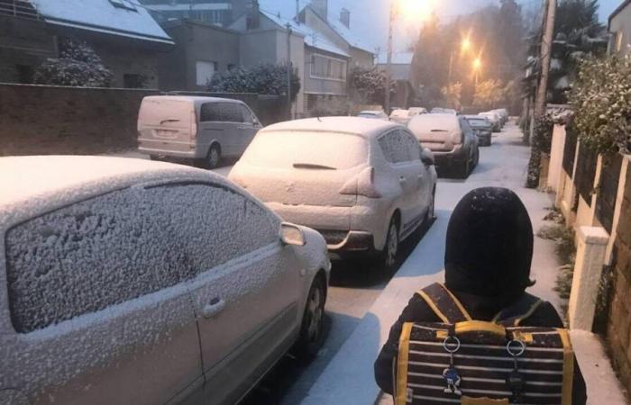 Rennes está cubierta por una fina bata blanca.