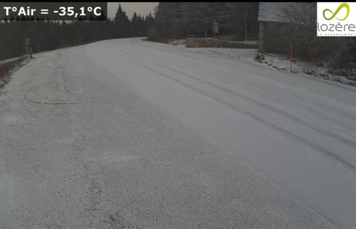 La nieve cae este jueves en Occitania, imágenes en Lozère