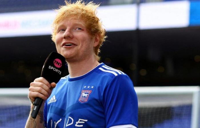 Ed Sheeran jugó como cazatalentos este verano para ayudar a Ipswich Town