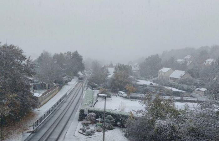 Nieve en Yvelines: los estudiantes salen a partir de las 15.00 horas este jueves, no habrá transporte escolar el viernes.