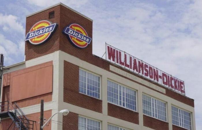 La empresa texana Dickies traslada su sede a California