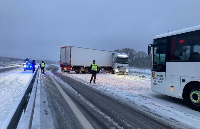 Cierre de la A36, cortes de electricidad en el Jura, decenas de accidentes de tráfico