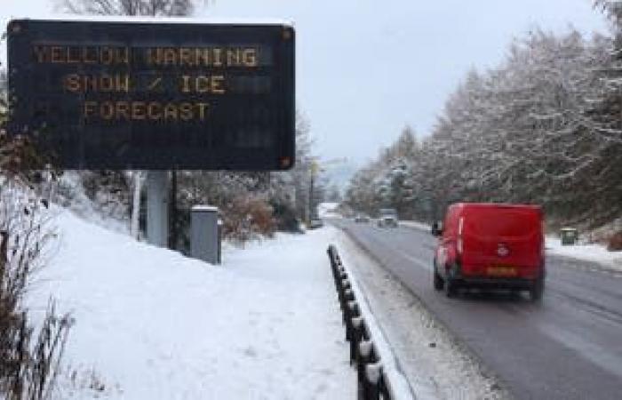 Las escuelas cerraron mientras Gran Bretaña estaba congelada y cubierta de nieve antes de que llegue el diluvio de lluvia este fin de semana – UK Weather Live