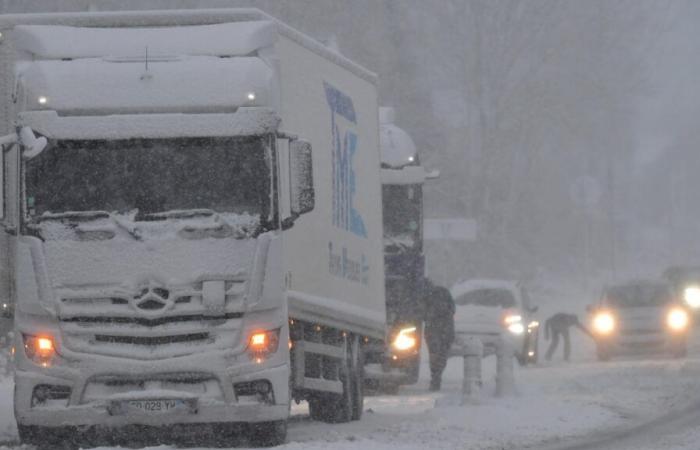 Tormenta Caetano en Francia: un motociclista entre la vida y la muerte tras un accidente