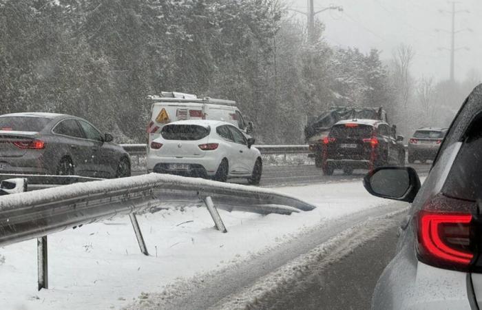 Un automovilista cuenta el lío causado por la nieve en la A28