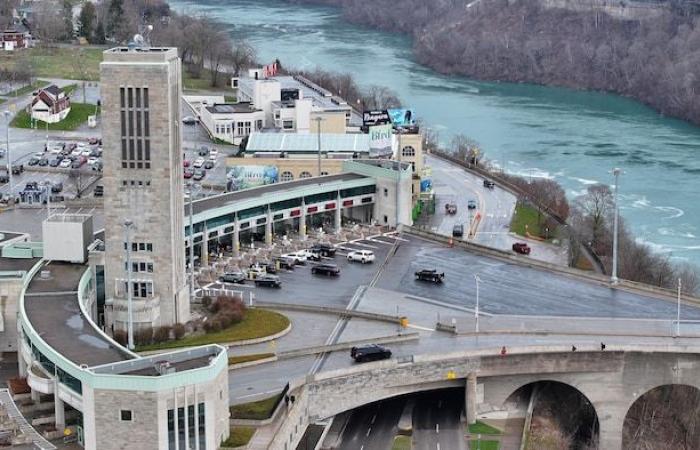 Migrantes y estadounidenses aprenden sobre la inmigración a Canadá antes de la presidencia de Trump