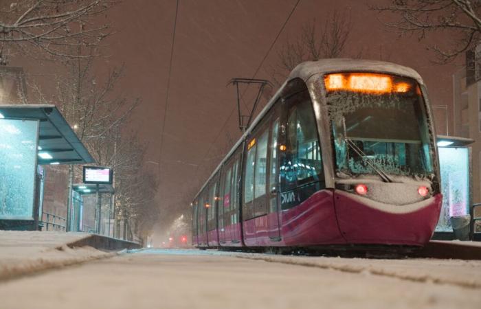 Todavía es posible que haya copos de nieve este viernes, hielo en la noche.