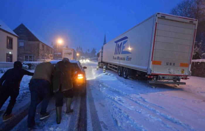 Debido a la nieve, cerca de 2.500 camiones bloquearon la A36, los camioneros destacaron