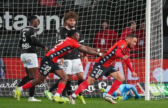 Humildad, devastado, ¡Amiens SC toca fondo en Guingamp!