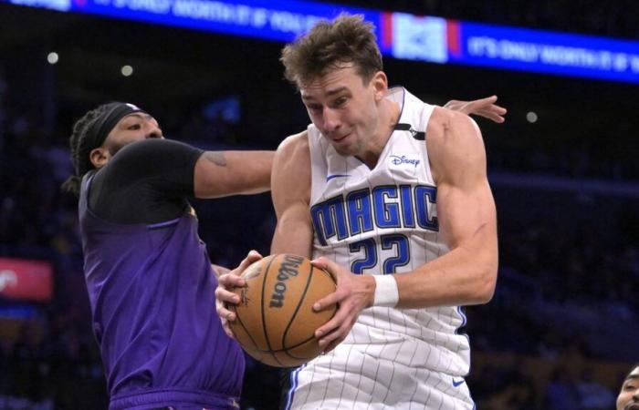 Resumen de la NBA: Magic avanza tarde para ganar contra los Lakers; El Jazz pierde ante los Spurs