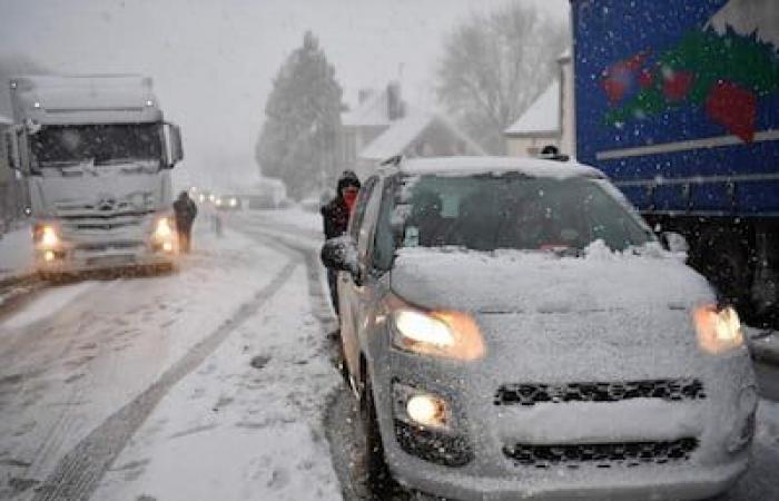 [PHOTOS] “Como si fuera el fin del mundo”: la tormenta Caetano arrasa Francia bajo la nieve