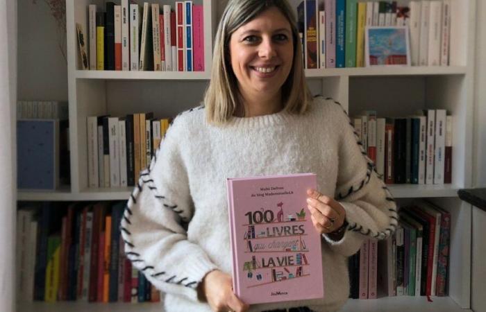 La influencer literaria norteña Maïté Defives publica “100 libros que cambian vidas”