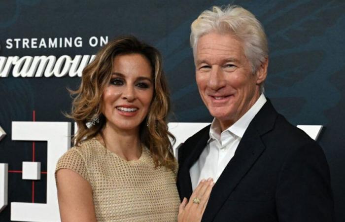 Richard Gere, de 75 años, y su esposa Alejandra Silva, de 41, lucen tan enamorados mientras se preparan para la vida en España.