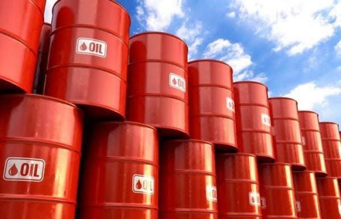 Mundo: el barril de petróleo se vende a 72,25 dólares durante la semana