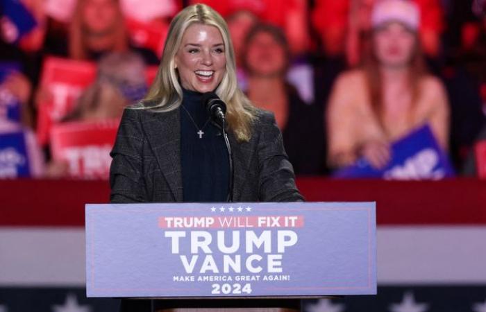 Pam Bondi: defensora clave de las falsas afirmaciones de Trump sobre las elecciones de 2020, encabezará el departamento de justicia después de la retirada de Gaetz | Noticias de EE. UU.