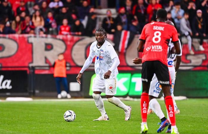 Guingamp – Amiens SC: temas, composiciones, historia