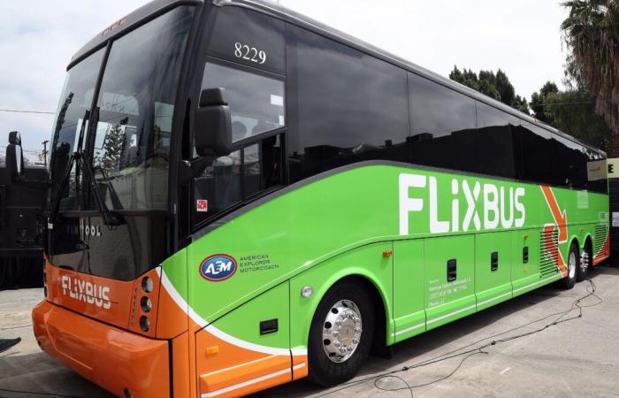 La angustia y la ira de los pasajeros atrapados en un autobús.