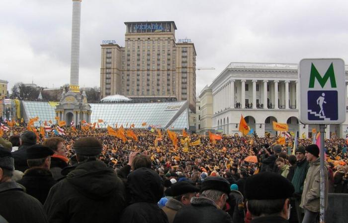 Cómo la Revolución Naranja, “un insulto personal” para Putin, tuvo las semillas de la guerra en Ucrania hace 20 años