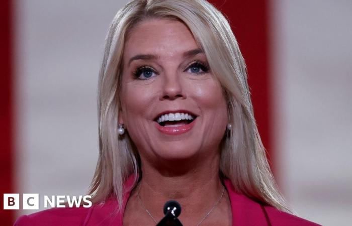 ¿Quién es Pam Bondi, la candidata de Donald Trump a fiscal general?