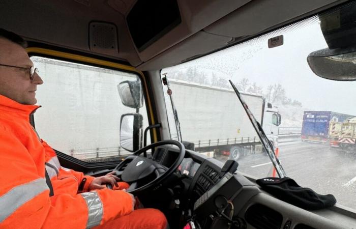 APRR listo para la nieve, embarque con Philippe, al volante de un esparcidor de sal