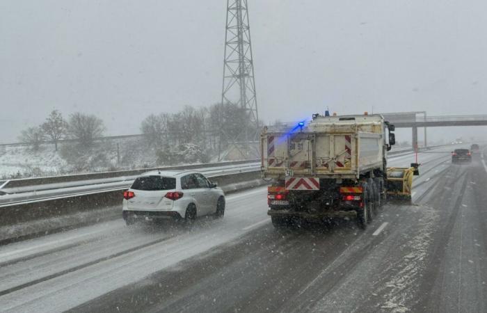 APRR listo para la nieve, embarque con Philippe, al volante de un esparcidor de sal