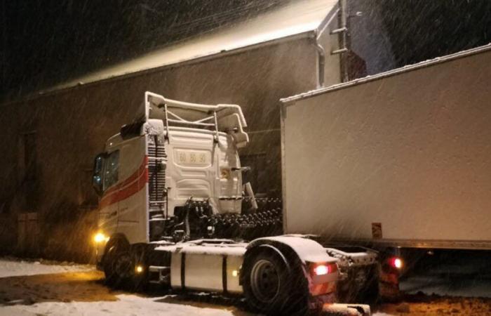 Aisey-sur-Seine. Por la nieve, un camión patina y se estrella contra el parque de bomberos