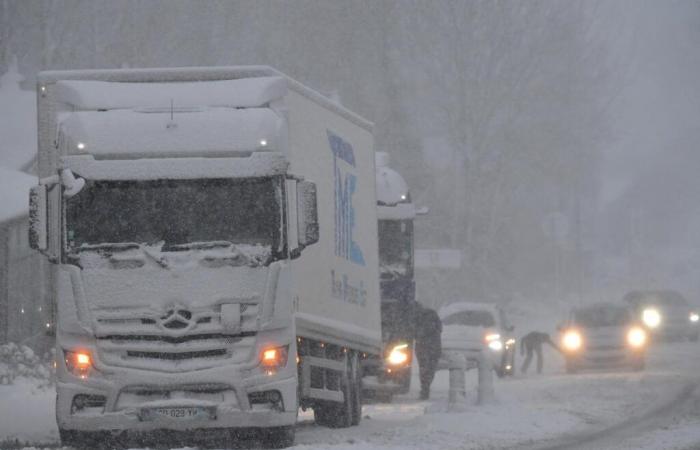 Trenes, carreteras: el tráfico sigue complicado este viernes tras la tormenta Caetano, los departamentos donde todo se atasca