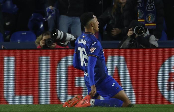 Dos gladiadores del Getafe dictan sentencia en la arena del Coliseum