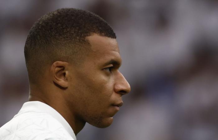 La FFF rechaza la petición del PSG que debe 55 millones a Mbappé