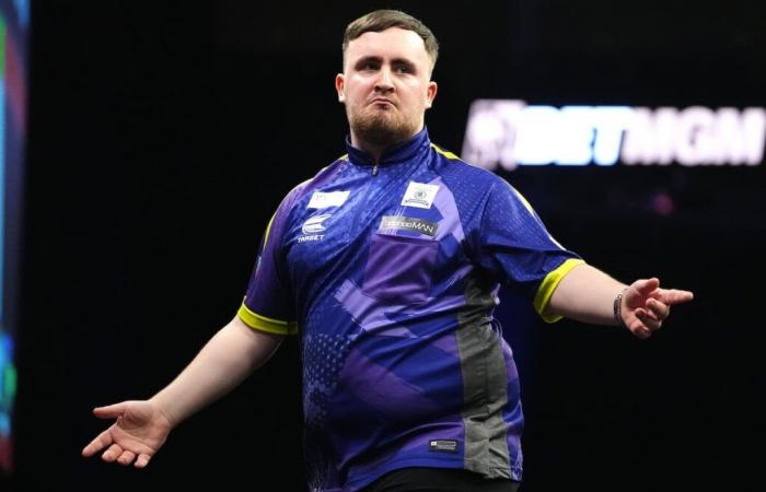 Luke Littler continúa brillando en forma al golear a Rob Cross